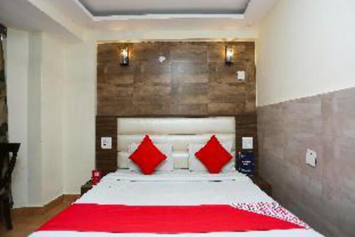 Room 6 of 30