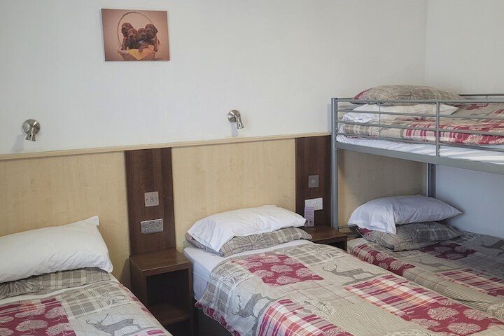 Room 10 of 104