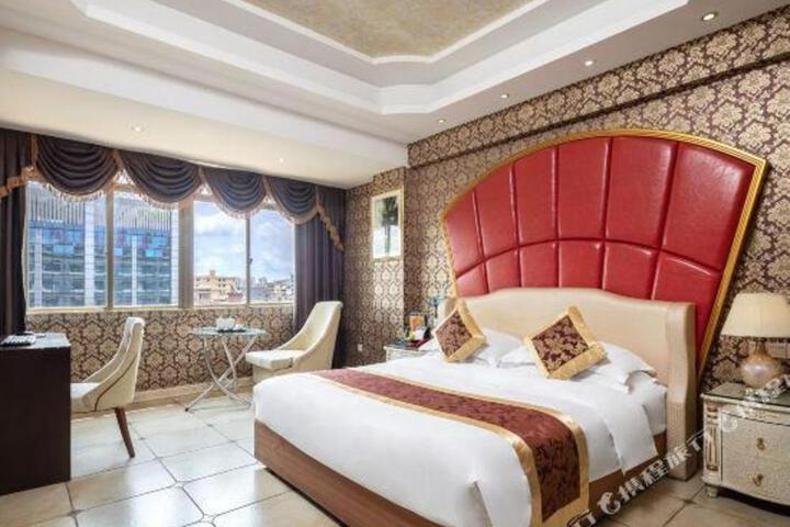 Chengjie Business Hotel (Wanning City Center High-speed Railway Station)