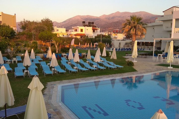 Pool Hotel