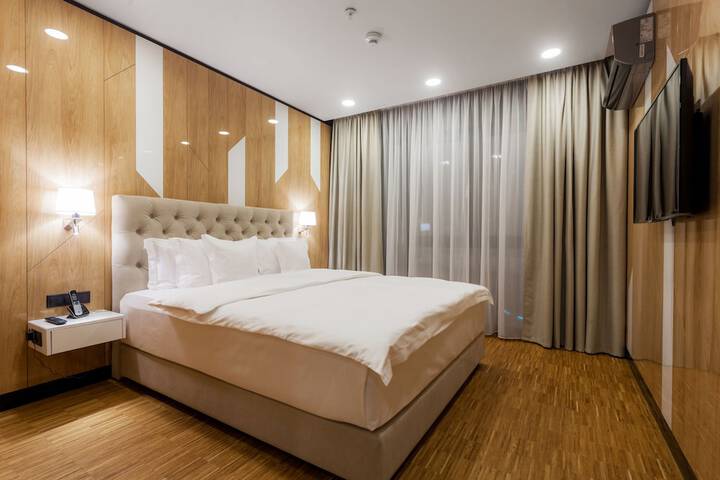 Room 12 of 70