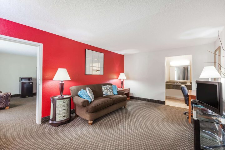 Room 15 of 52