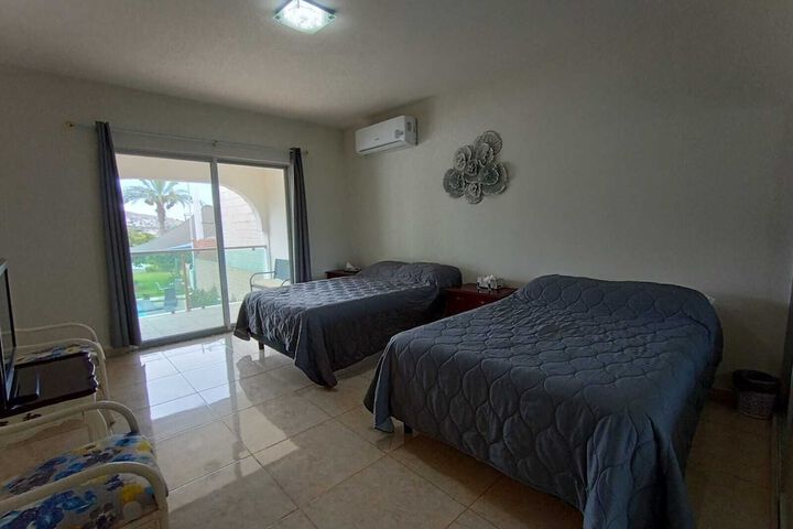 Room 2 of 39