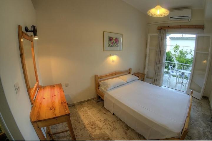 Room 21 of 113