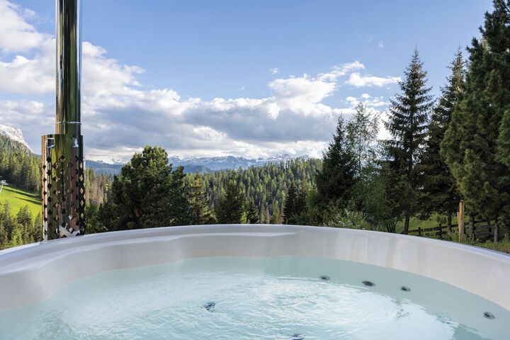 Jetted tub