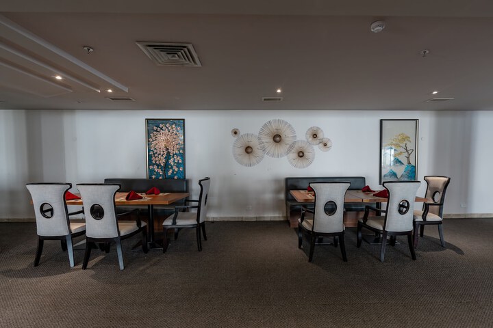 Dining 134 of 204