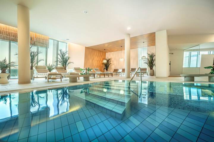 Hotel Pool