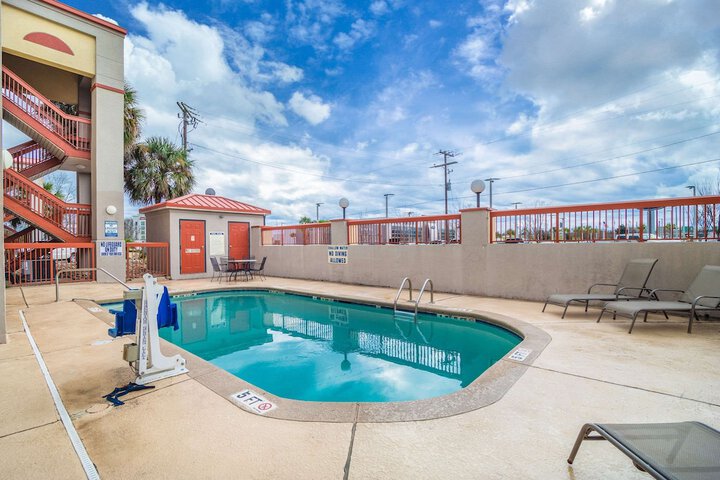 Pool 39 of 48