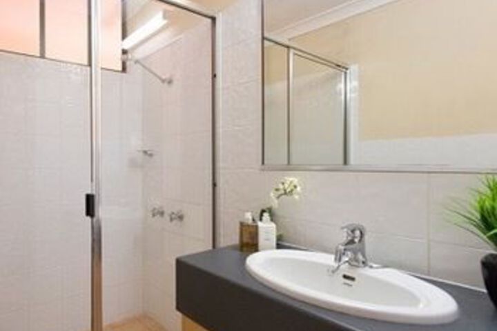 Room 9 of 29