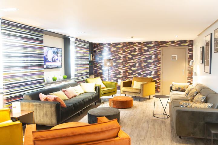 Guest Lobby