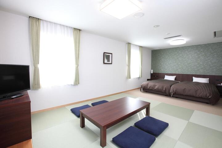 Room 26 of 47