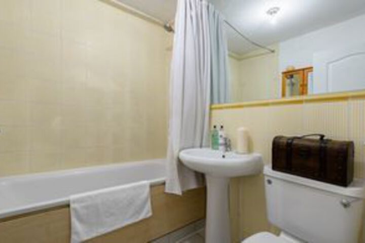 Room 2 of 22