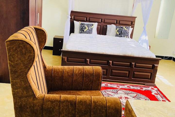Room 6 of 15