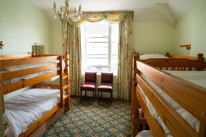 Room 19 of 114