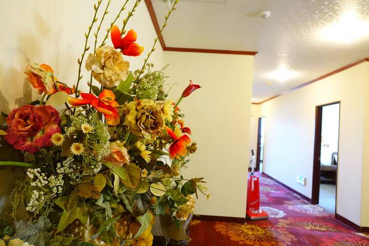 Ballroom/Hall 28 of 33