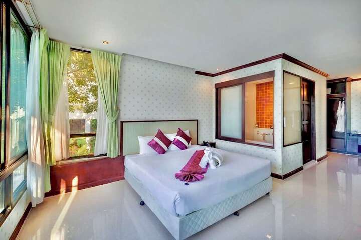 Room 6 of 97