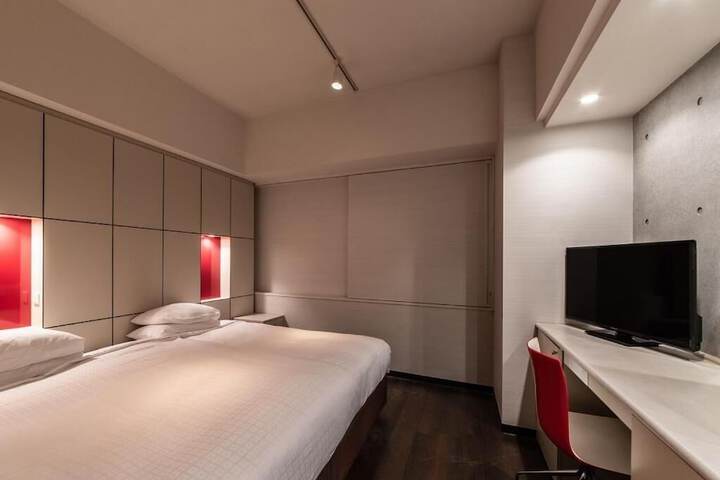 Room 21 of 42