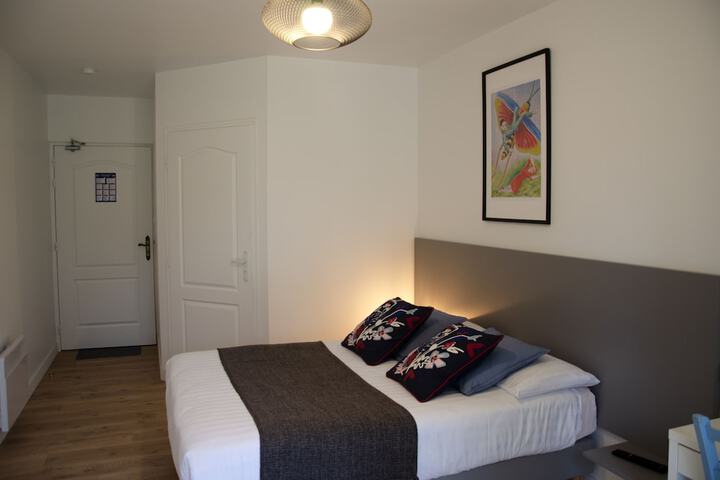 Room 4 of 28