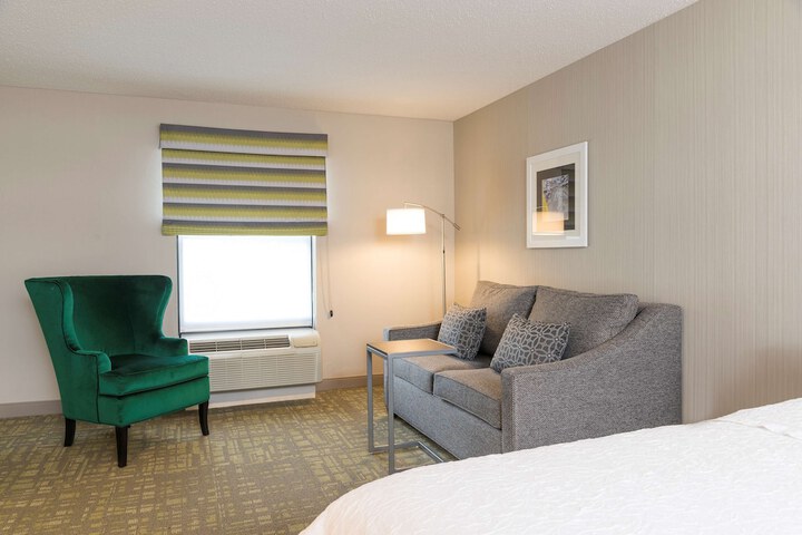 2 Queen Beds Hearing Accessible (3 of 23)