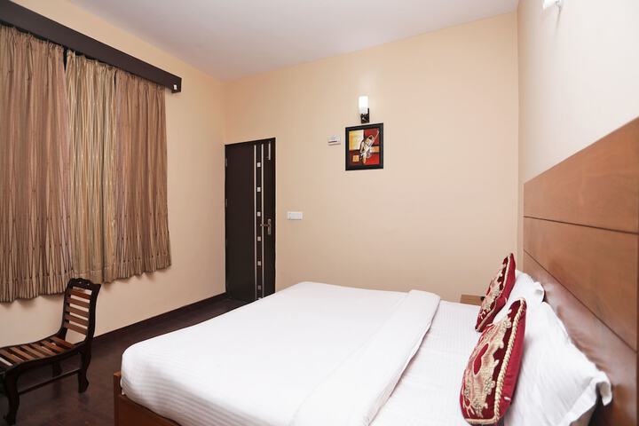Room 5 of 14