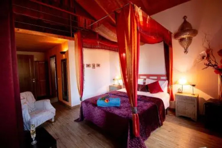 Room 4 of 22