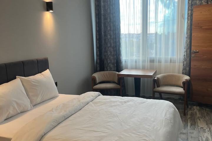 Room 7 of 10