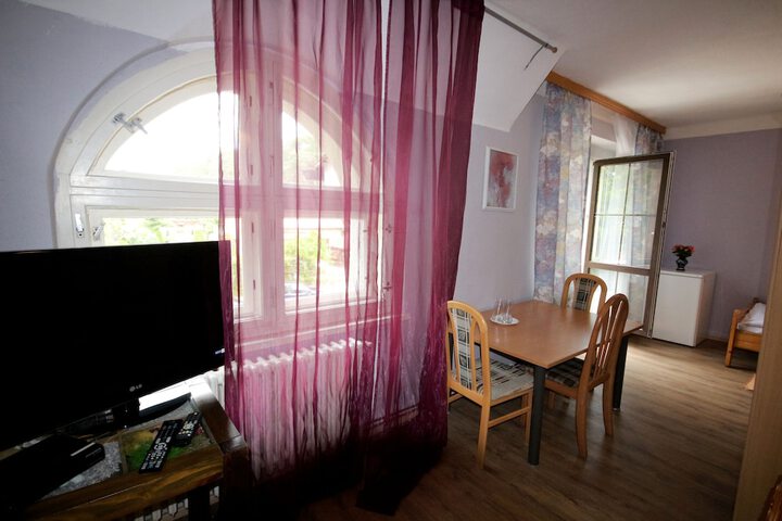 Room 5 of 45