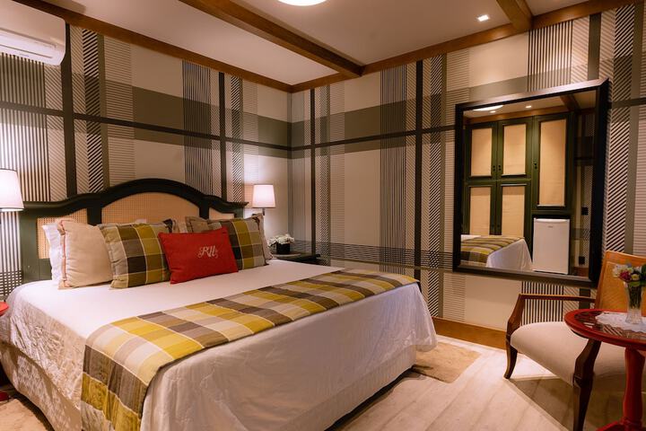 Room 27 of 138