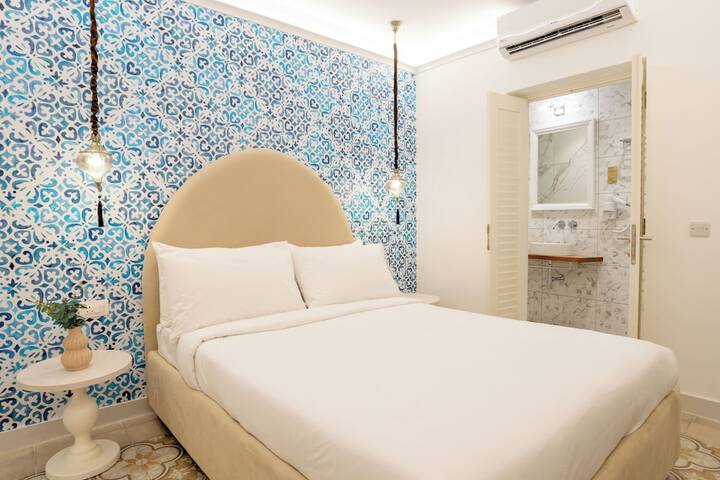 Room 18 of 53