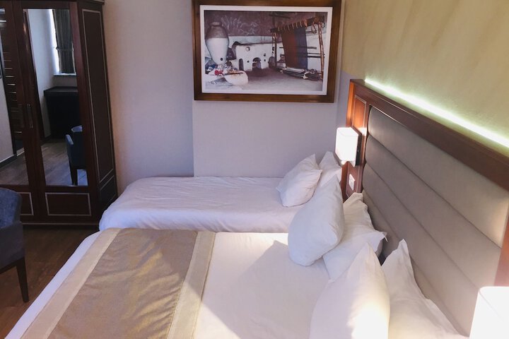 Room 11 of 82
