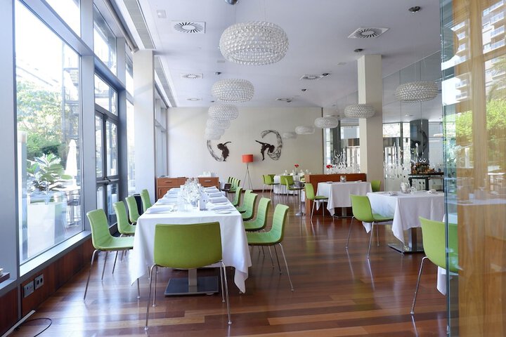 Dining 57 of 82