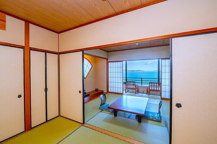 Room 18 of 77