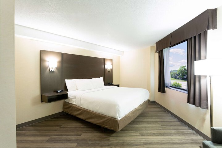 Room 15 of 32