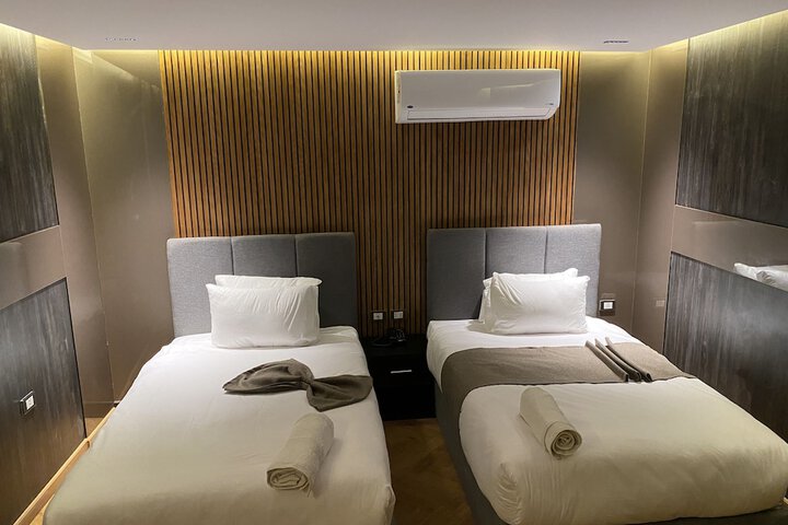 Room 14 of 114