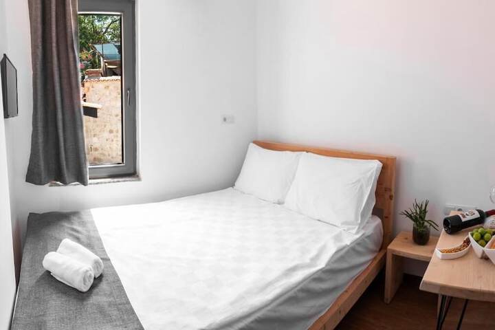 Room 7 of 26