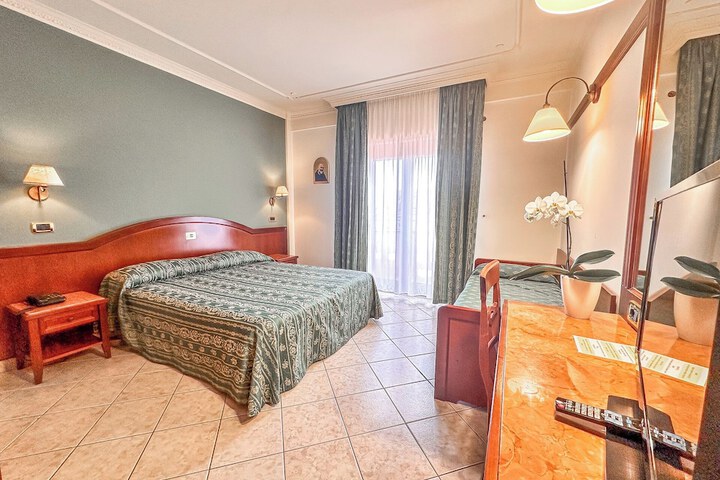 Room 18 of 41