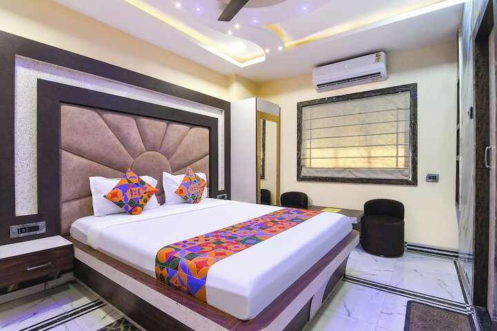 Room 10 of 32