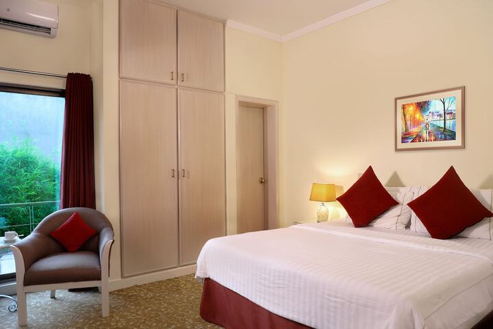Room 10 of 45