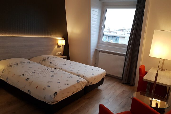 Room 35 of 63