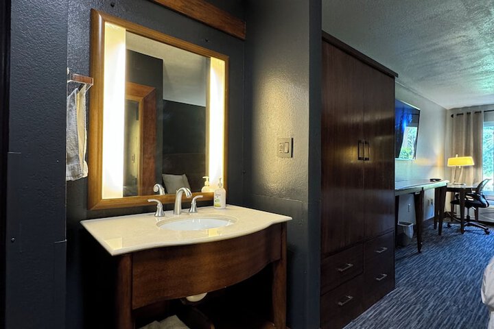 Room 12 of 35
