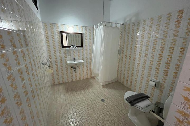 Room 70 of 120