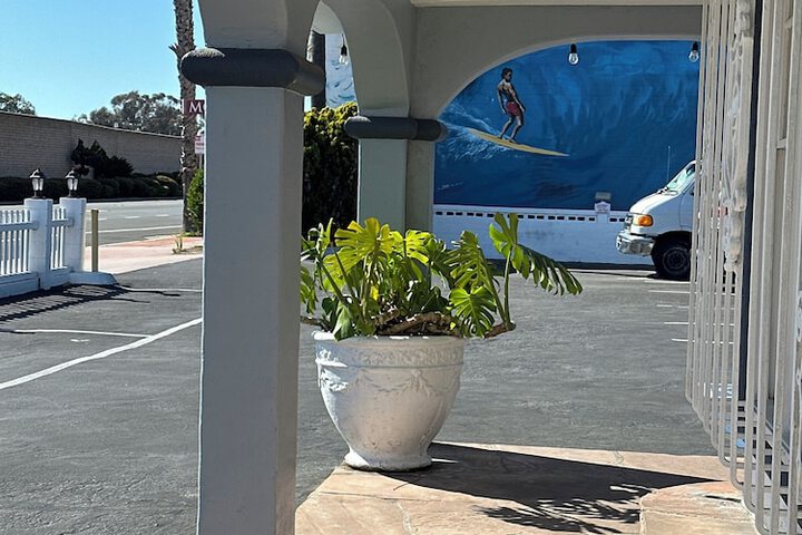 Exterior of San Clemente Surf Inn