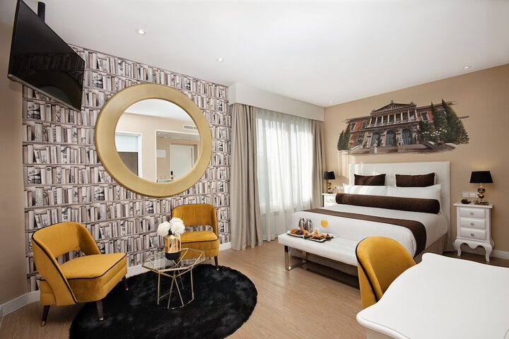 Room 52 of 83