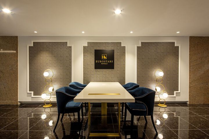 Entrance & Lobby