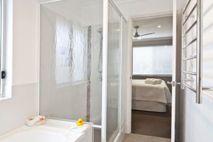 Room 3 of 32