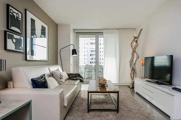 Stylish 2bed / 2bath With Swimming Pool