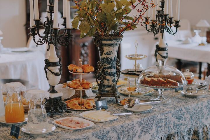Dining 65 of 103