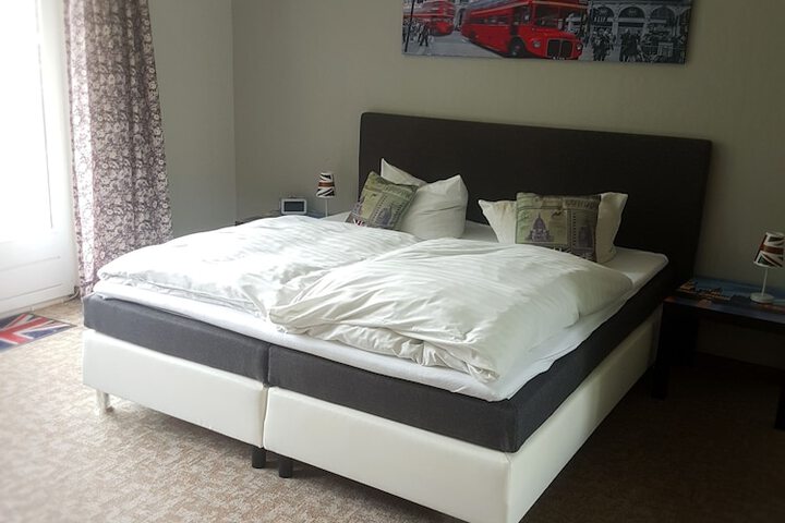 Room 3 of 51