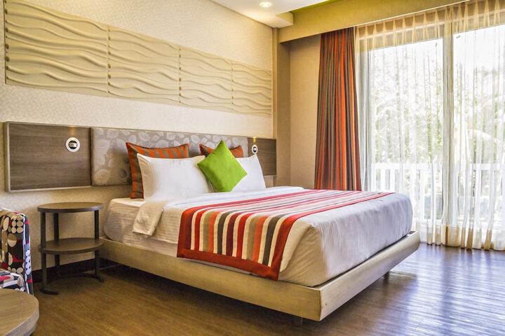 Camaya Coast Hotel