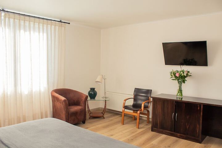 Room 4 of 15